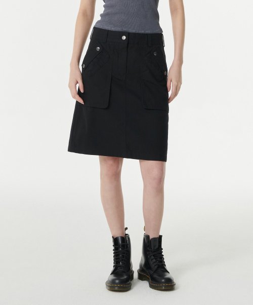 MUSINSA STANDARD WOMAN MUSINSA STANDARD WOMAN Women's Cargo Knee Length Skirt (Black)