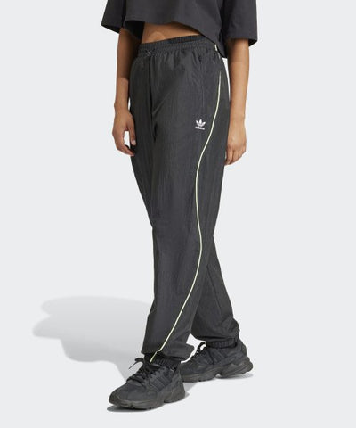 ADIDAS Parachute Pants - Black