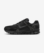 NIKE Nike Zoom Vomero 5 Sneakers - Black