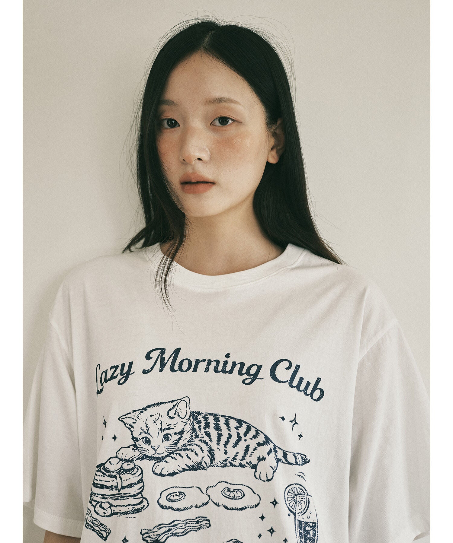 ROIROI Lazy Morning Cat Loose Fit Short Sleeve Tee - White