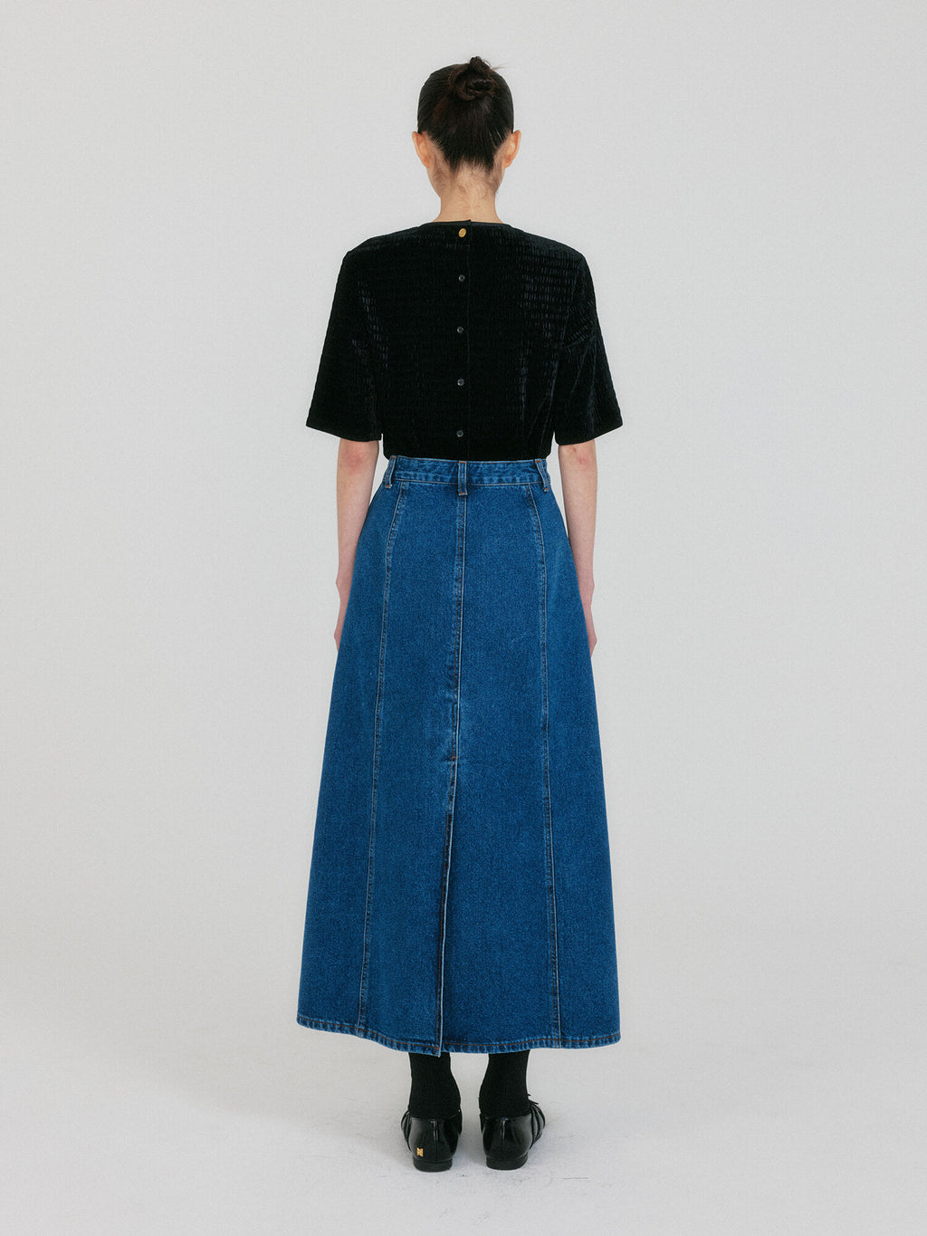 EENK ZANN Back-Button Top - Black