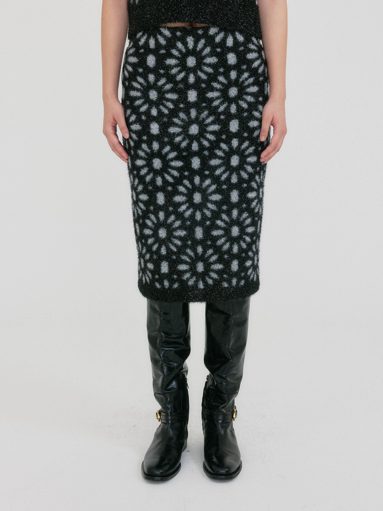 EENK ZITIN Flower Jacquard Knitted Skirt - Black