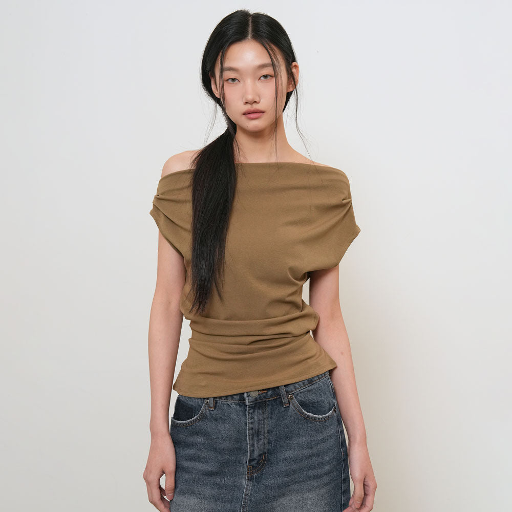 GENERAL IDEA WOMAN Unbalanced Drape Strap T-Shirt [BROWN] / GF2LTS531