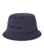 THISISNEVERTHAT THISISNEVERTHAT Overdyed SCT-Logo Bucket Hat Navy