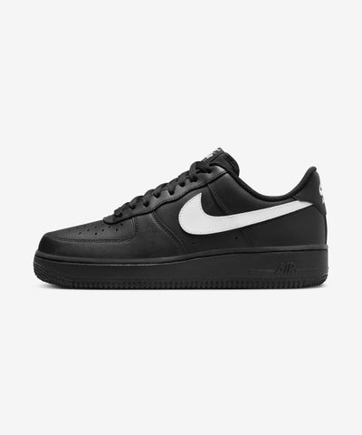 NIKE Air Force 1 07 M - Black:White Sneakers