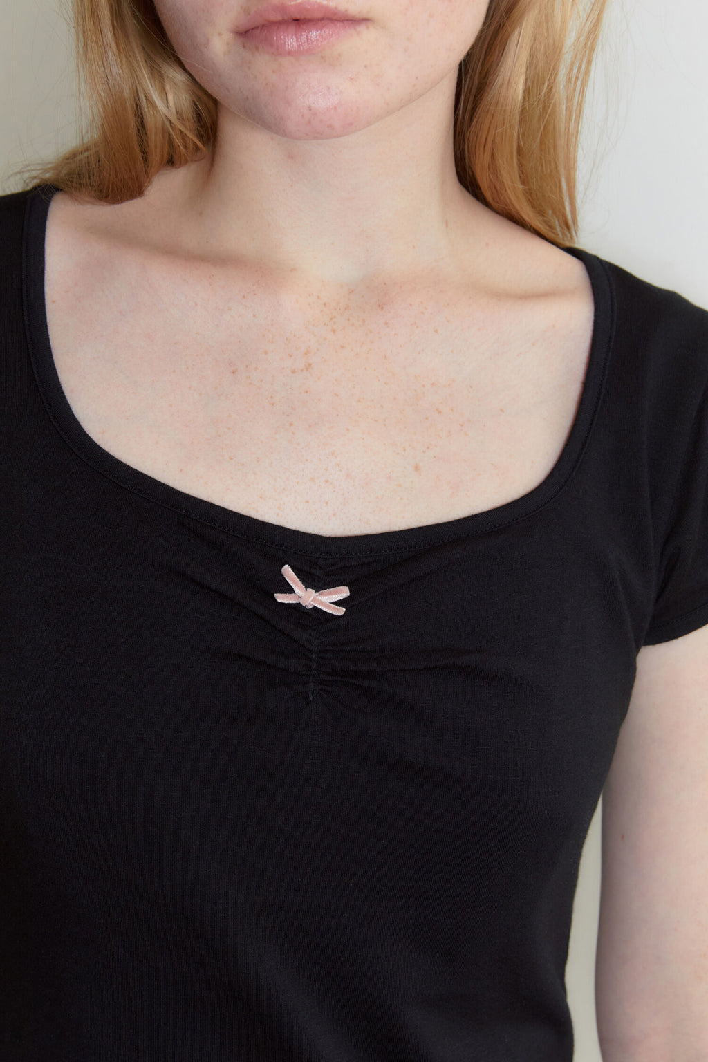 SINOON Round Shirring T-Shirt (Black)