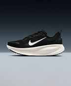 NIKE Nike Vomero 18 Shoes - Black: Coconut Milk: Light Iron Or: Summit White