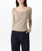 MUSINSA STANDARD WOMAN MUSINSA STANDARD WOMAN T-Shirt Women's Ribbed Slim Wide Henley Neck Long Sleeve [Greyish Beige]
