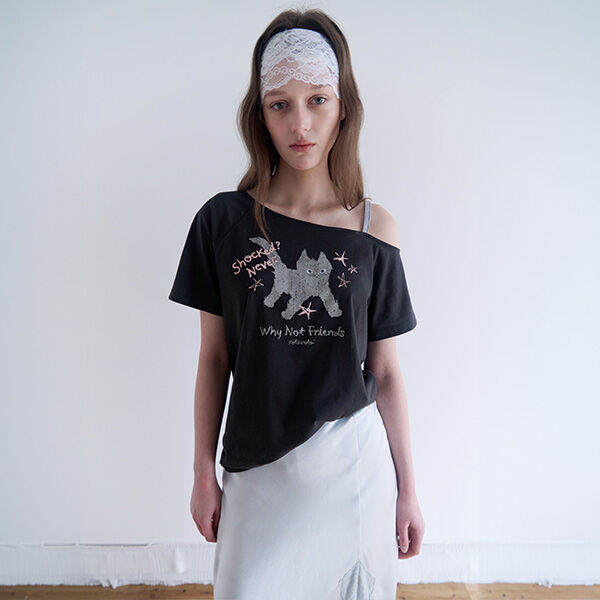 rolarola ROLA CAT FRIENDS OFF SHOULDER T-SHIRT CHARCOAL