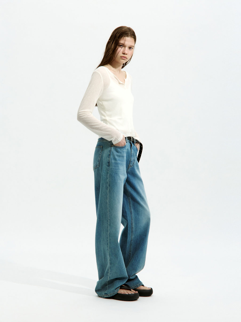 LOW CLASSIC HENRY NECK LONG SLEEVE T-SHIRT_IVORY_LC252TS03IV