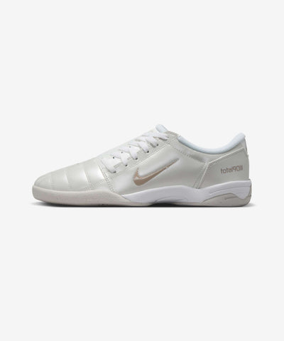 NIKE Sneakers Size 60