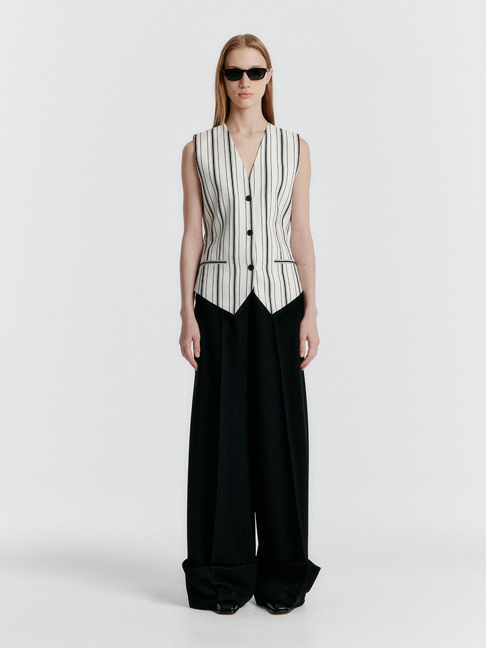 EENK YIVAS Tailored Waistcoat - White