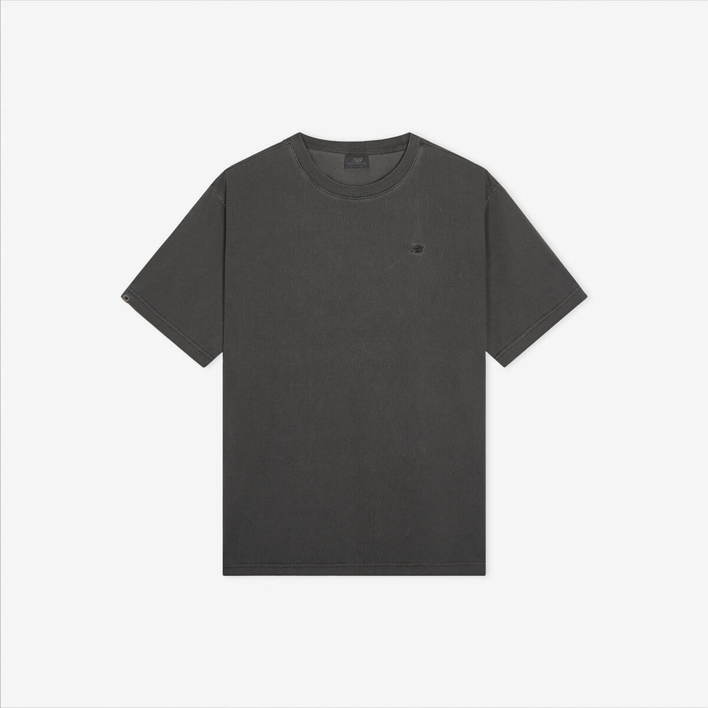 NEW BALANCE NBNEG21203 / UNI Essential Small Logo Short Sleeve T-Shirt (CHARCOAL)
