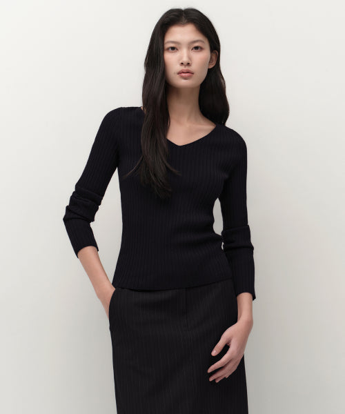 MUSINSA STANDARD WOMAN MUSINSA STANDARD WOMAN Women's Wide Ribbed Slim V Neck Knit [Black]