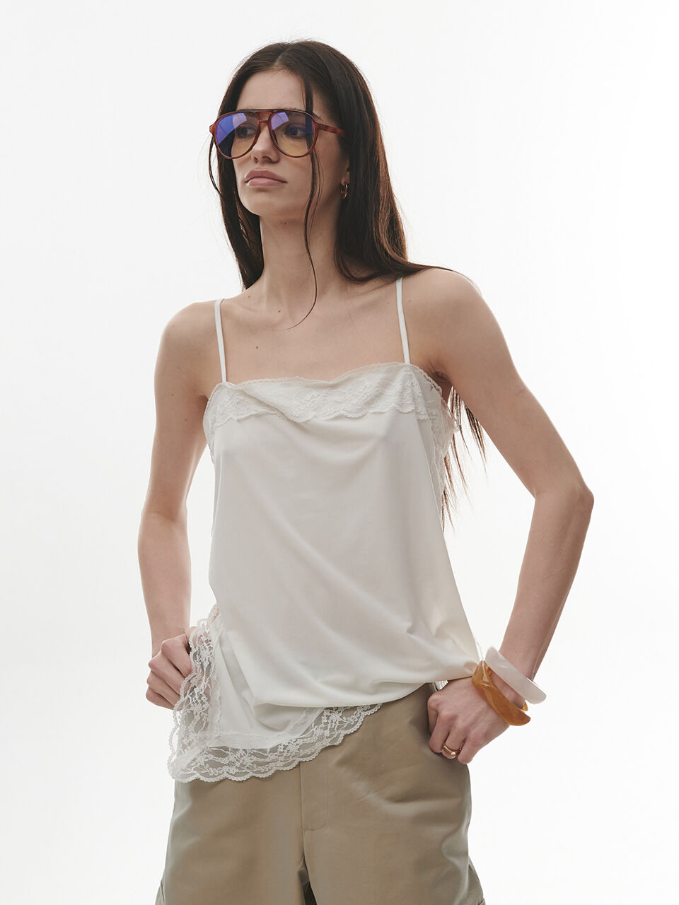 PROJECTWAVE Square Lace Slit Top [WHITE]