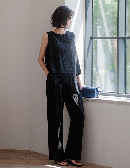 MEMUA Marsh sleeveless blouse slacks set-up (black)