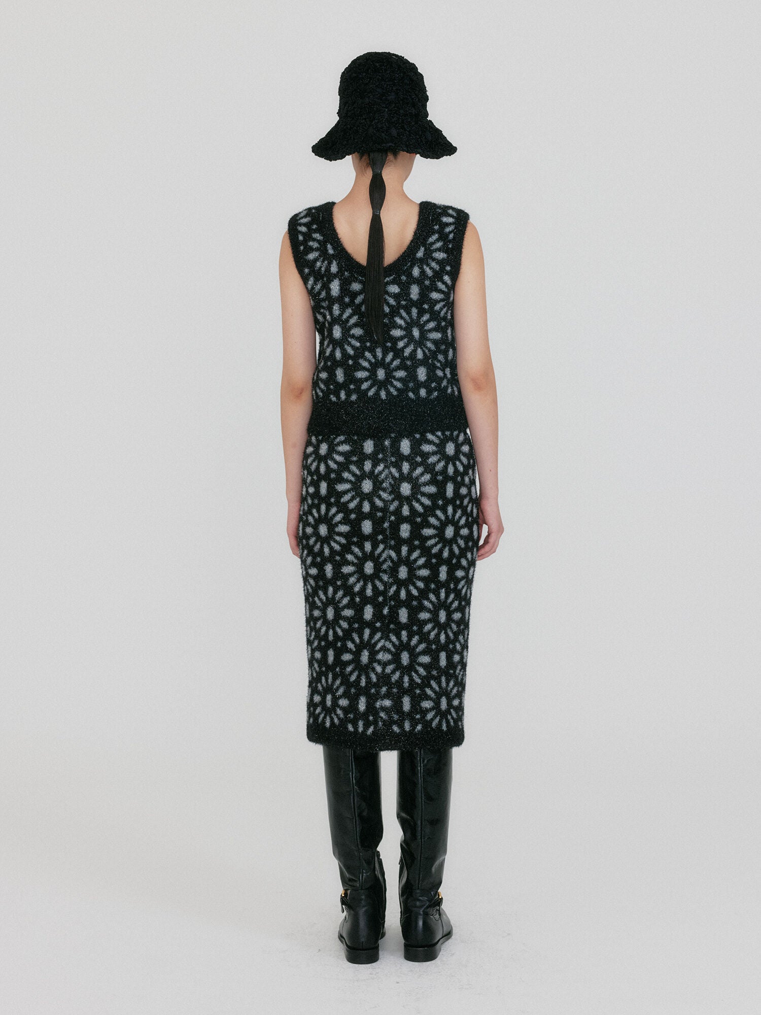 EENK ZITA Floral Knit Vest - Black