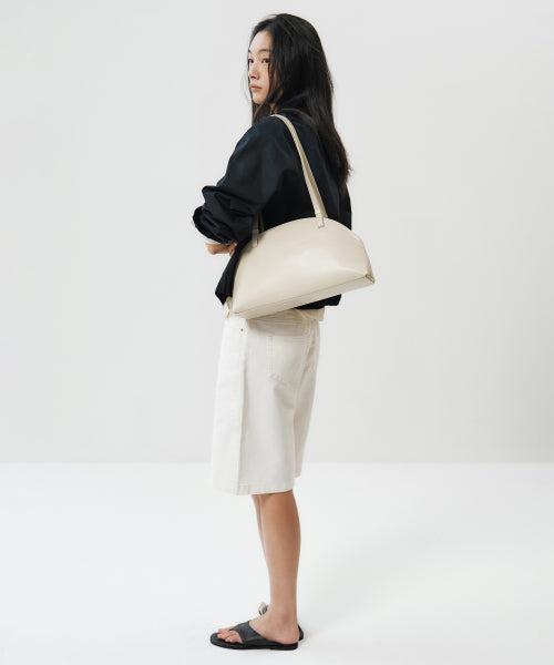 MUSINSA STANDARD WOMAN MUSINSA STANDARD WOMAN Women's Half Moon Shoulder Bag [Mushroom]