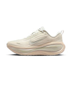 NIKE Nike Vomero Plus W - Summit White