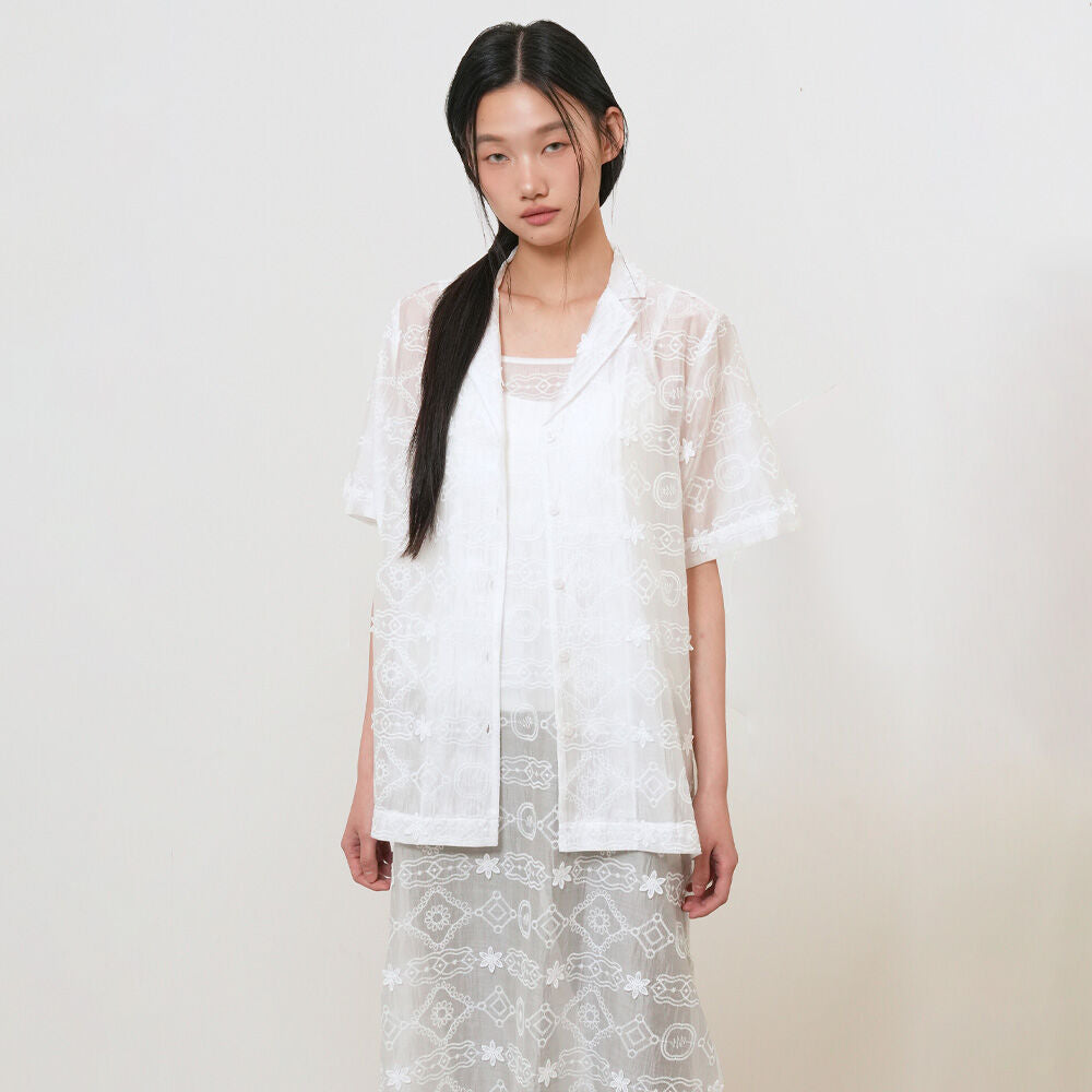 GENERAL IDEA WOMAN Embroidered Lace Half Shirt [WHITE] / GF2LSH525