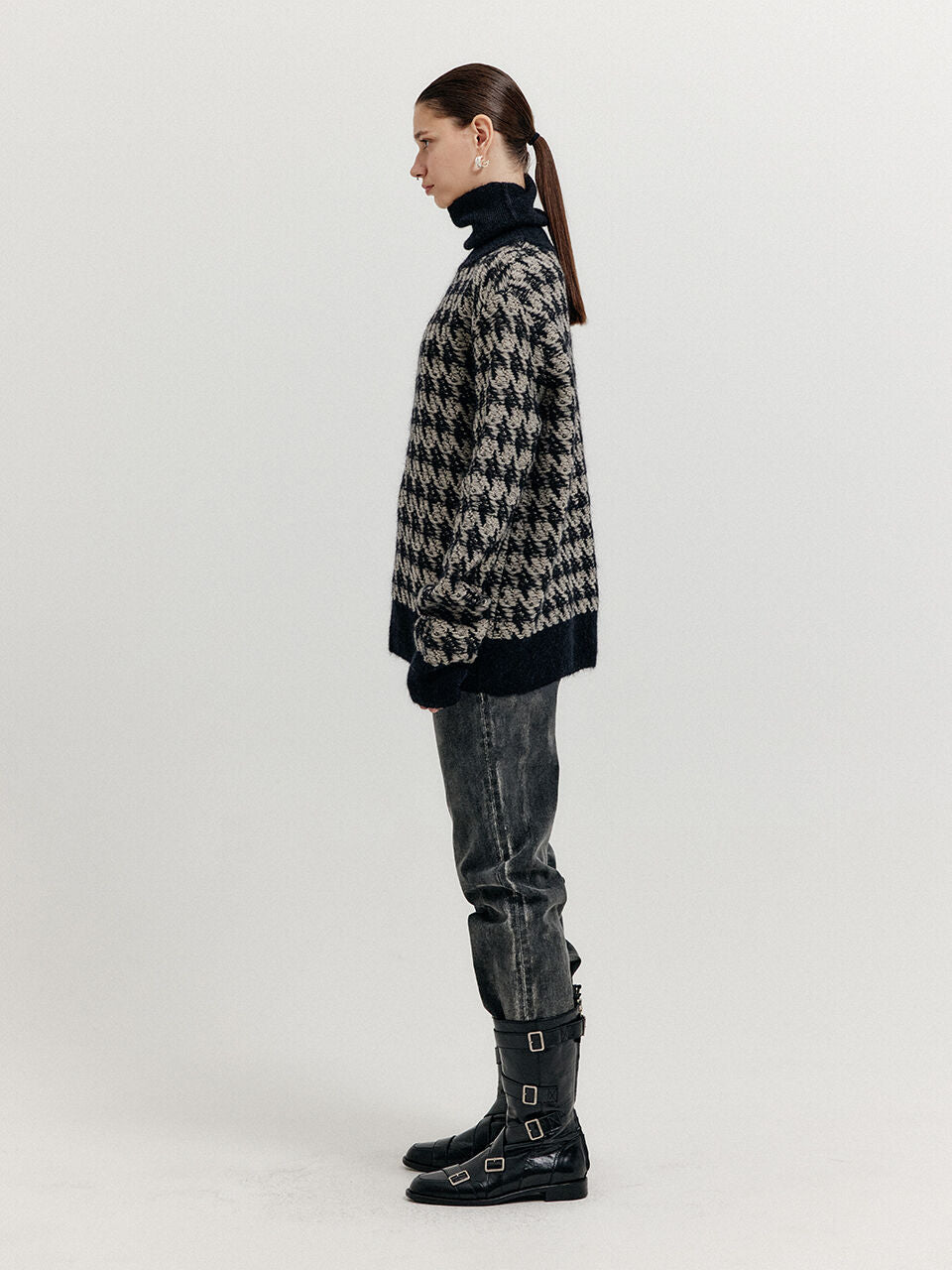 EENK EENK XEZAL Houndstooth Check Knit Turtleneck - Black/Ivory