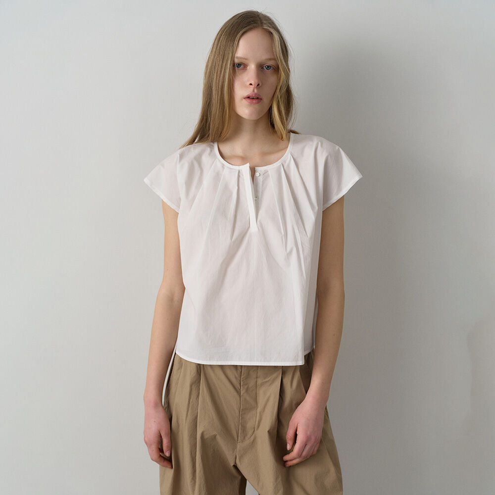 FACADE PATTERN Cotton round neck tuck blouse_white