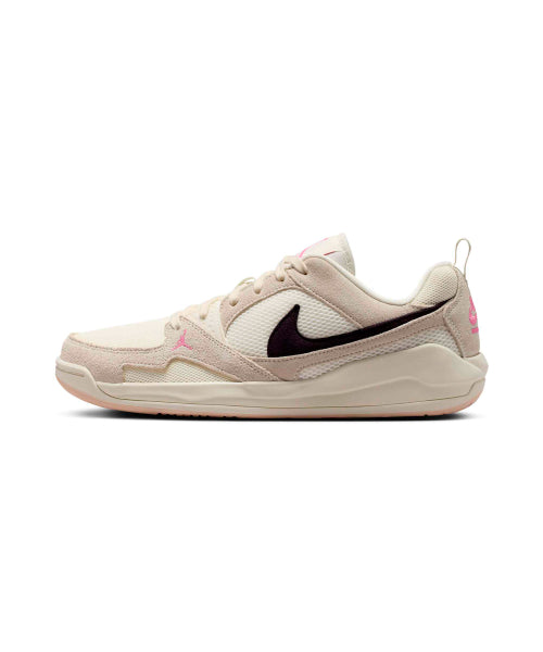 NIKE Nike Sneakers Size