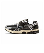 NIKE NIKE Zoom Vomero 5 Sneakers - Black:Metallic Silver:Coconut Milk:Chrome