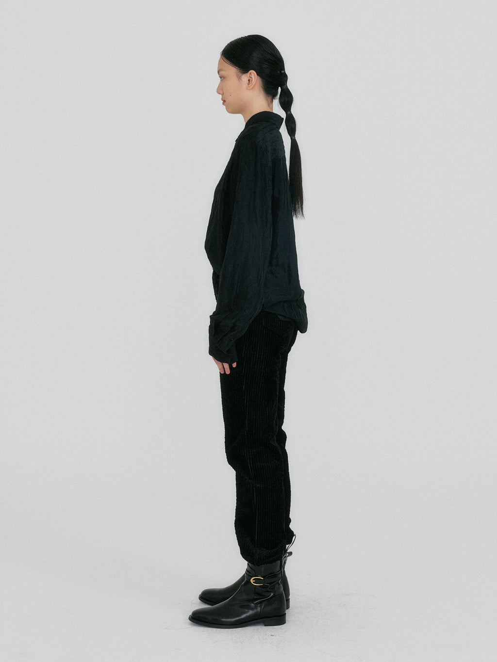 EENK ZIRYNA Classic Shirt with Brooch - Black