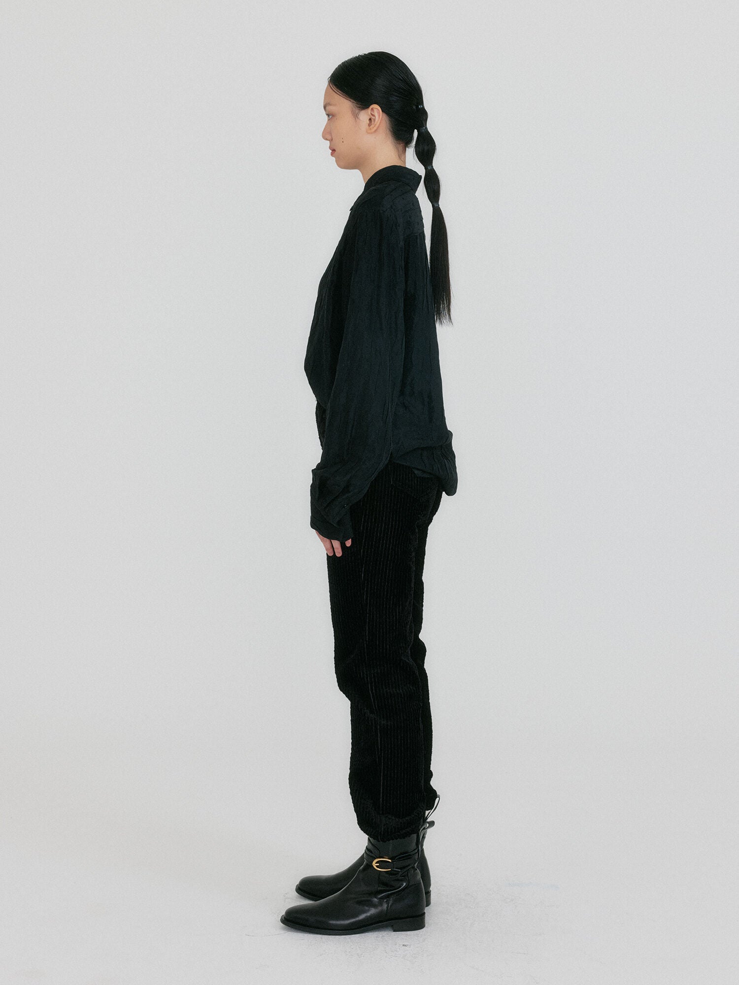 EENK ZIRYNA Classic Shirt with Brooch - Black