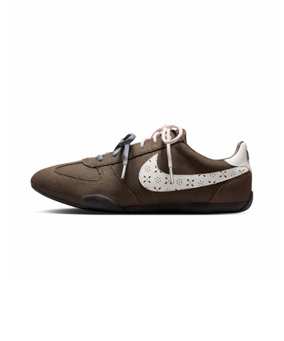 NIKE Sneakers Size 250