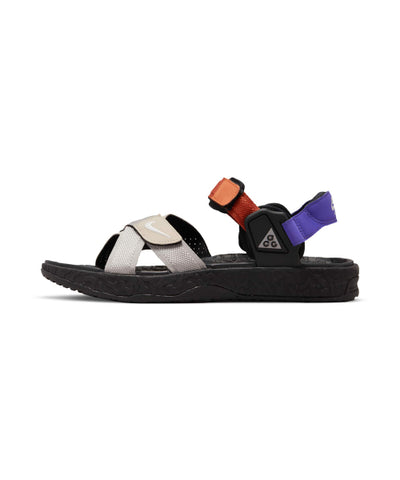 NIKE ACG Air Deschutes+ Sandals - Light Iron Or:Dark Iris:Black