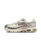 NIKE Nike Sneakers Women - Pale Ivory