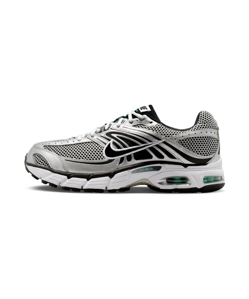 NIKE Nike Sneakers Size