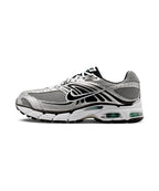 NIKE Nike Sneakers Size