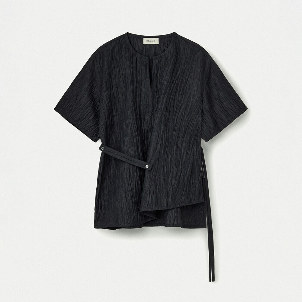 UMARMUNG Japanese Crinkled Linen Slit Neck Blouse_Raven