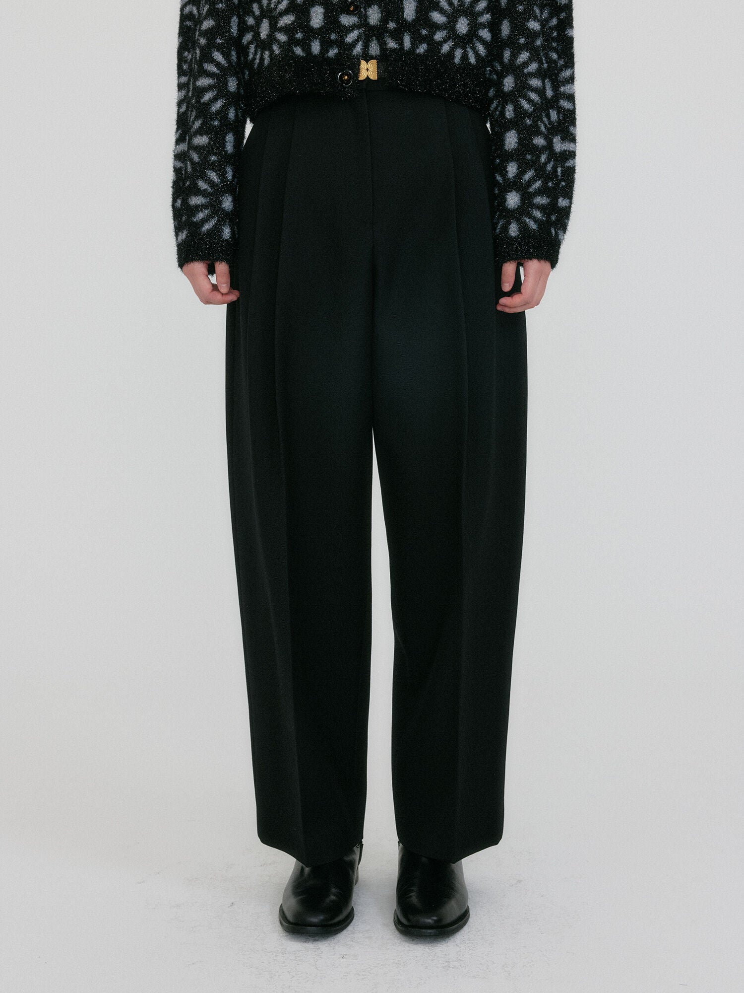 EENK ZOVAN Tapered Pocket Pants - Black
