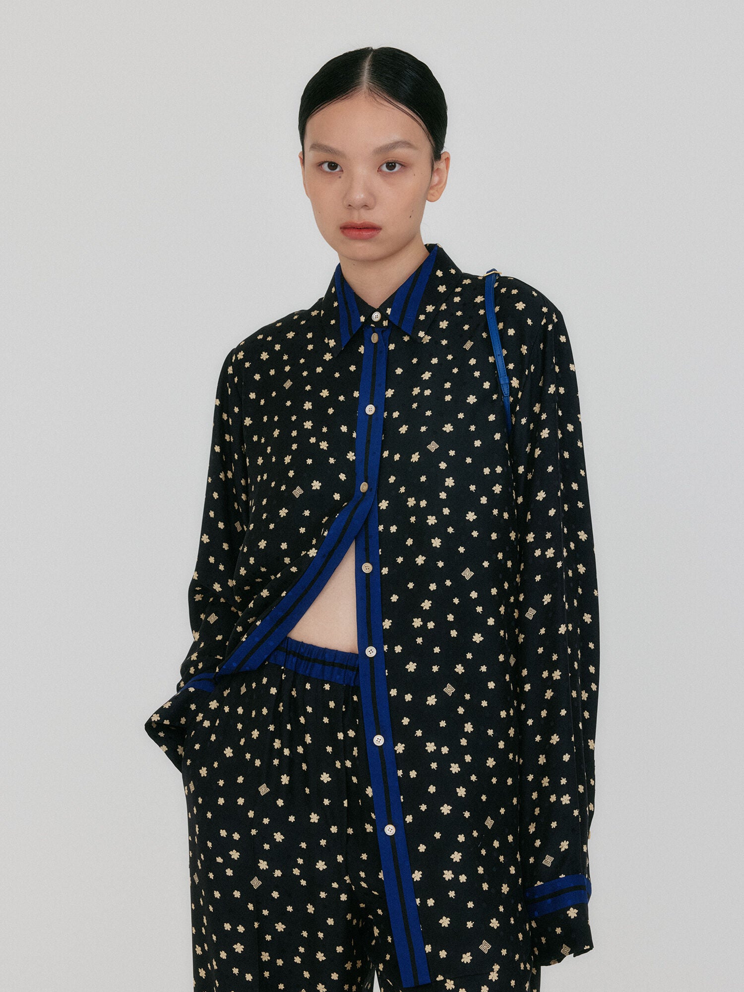 EENK ZIAN Contrast Shirts - Black