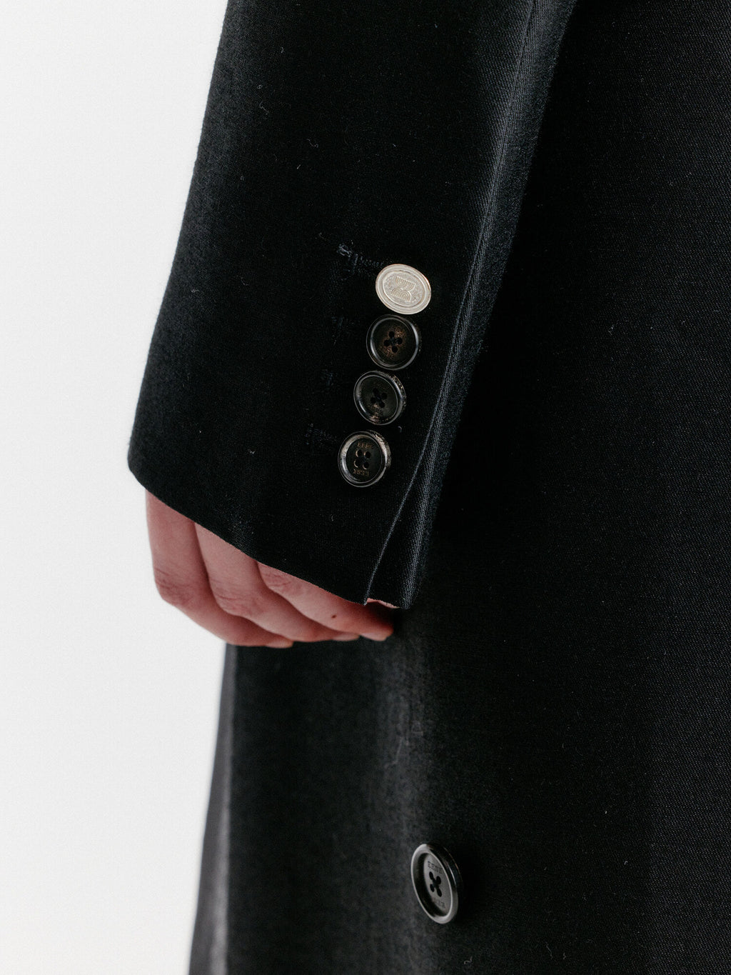 EENK YALE Peaked lapel Tailored Long Coat - Black