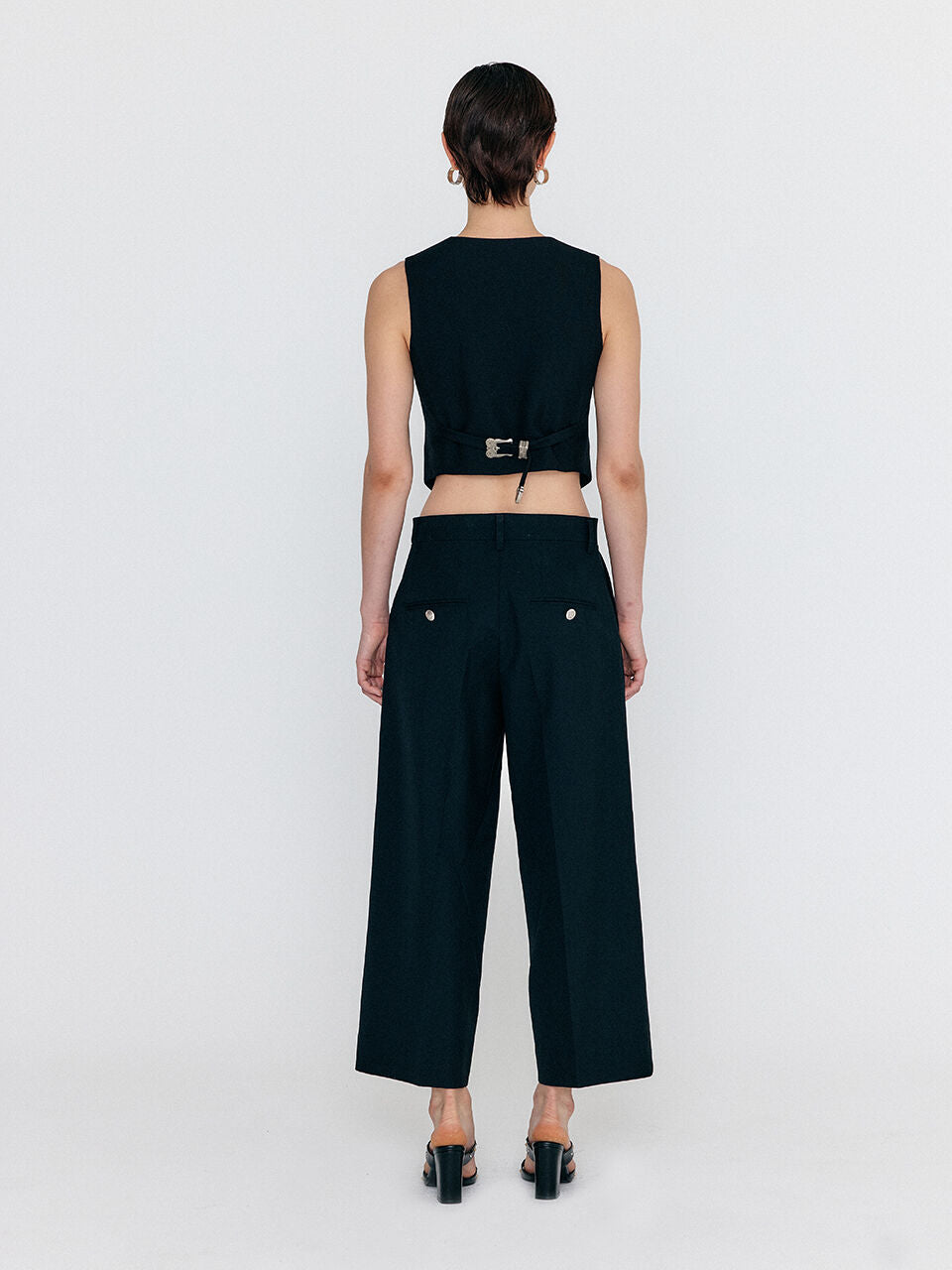 EENK WENA U-Neck Mini Vest - Black