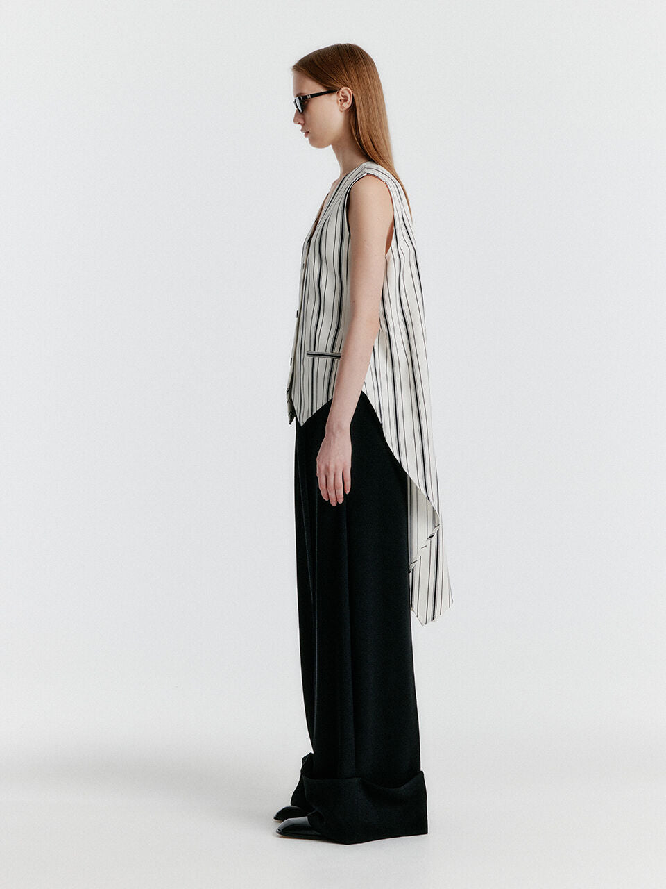 EENK YIVAS Tailored Waistcoat - White