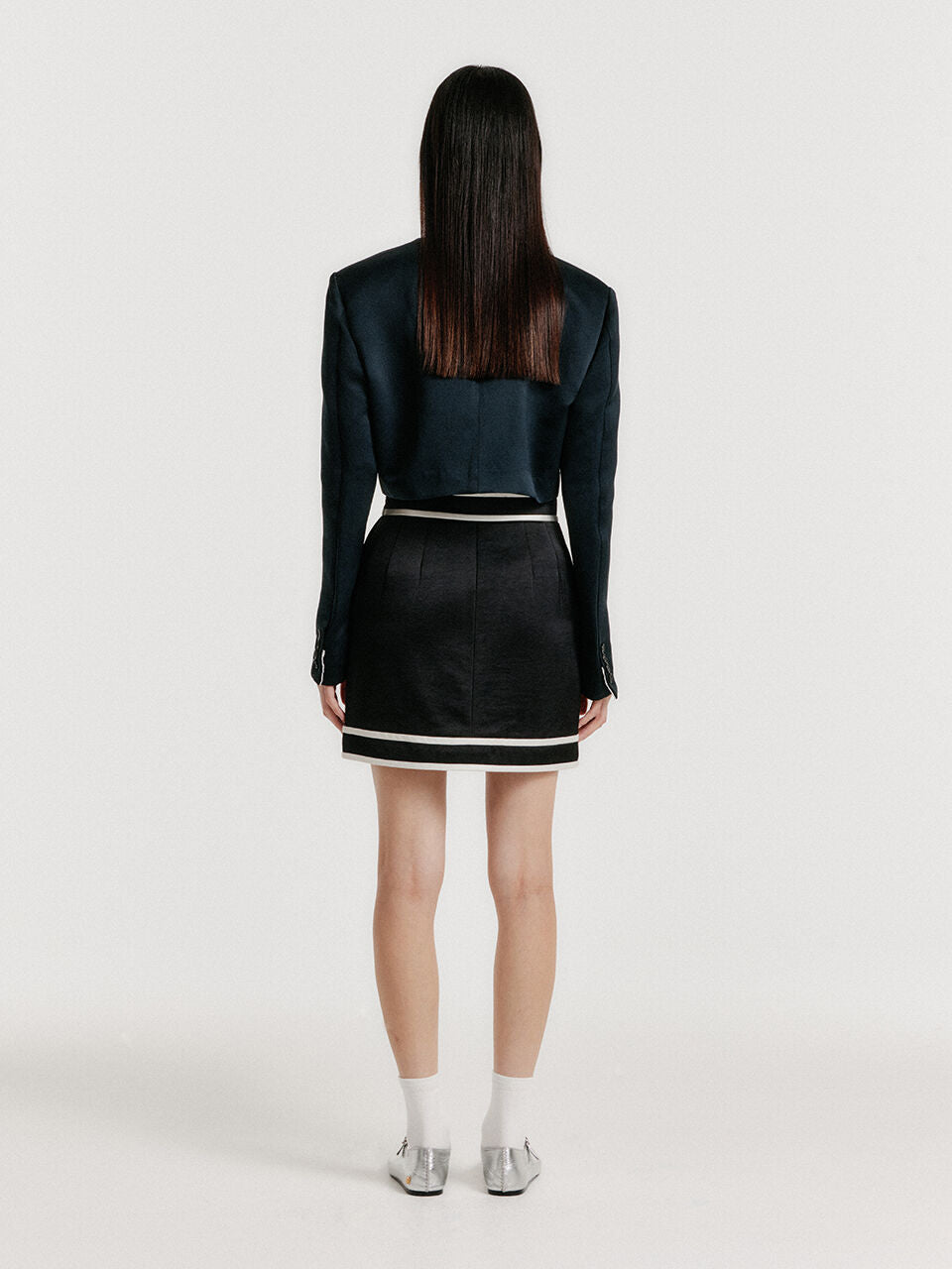 EENK YIN Short Jacket - Black