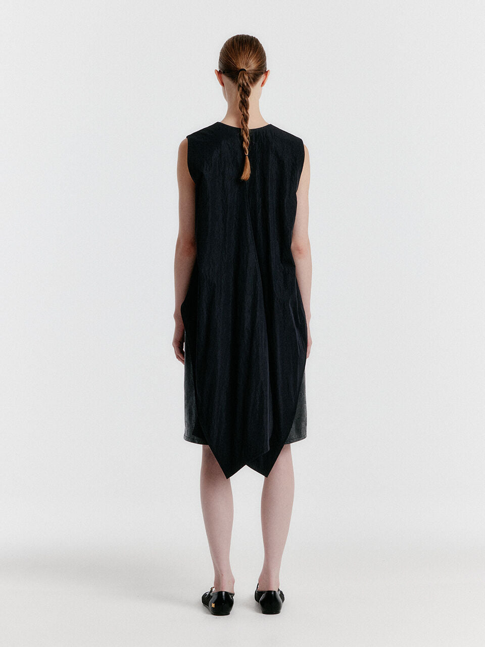 EENK YOVAN Tucked Half Shorts - Black