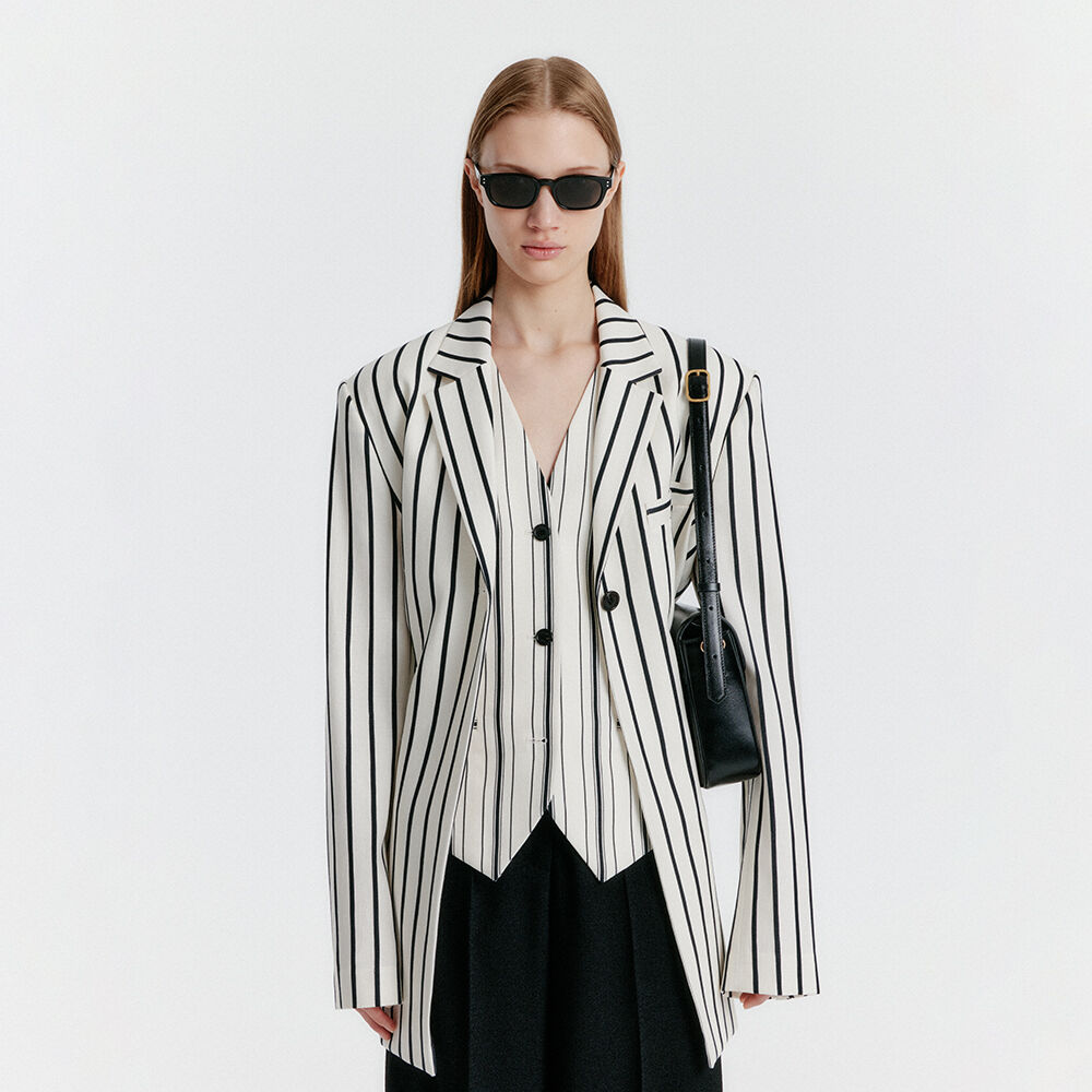 EENK [Kim Na-young wearing] YAVA Adjustable-waist Single Jacket - White