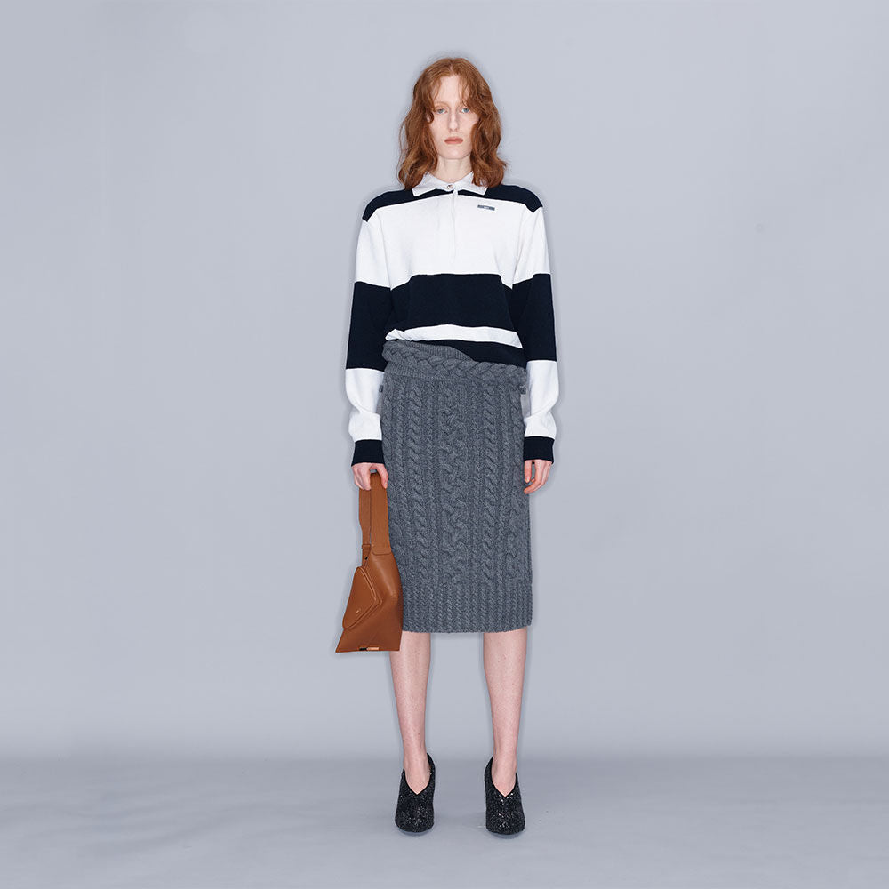 YCH STRIPED KNIT CROP TOP NAVY (W23KT808NV)
