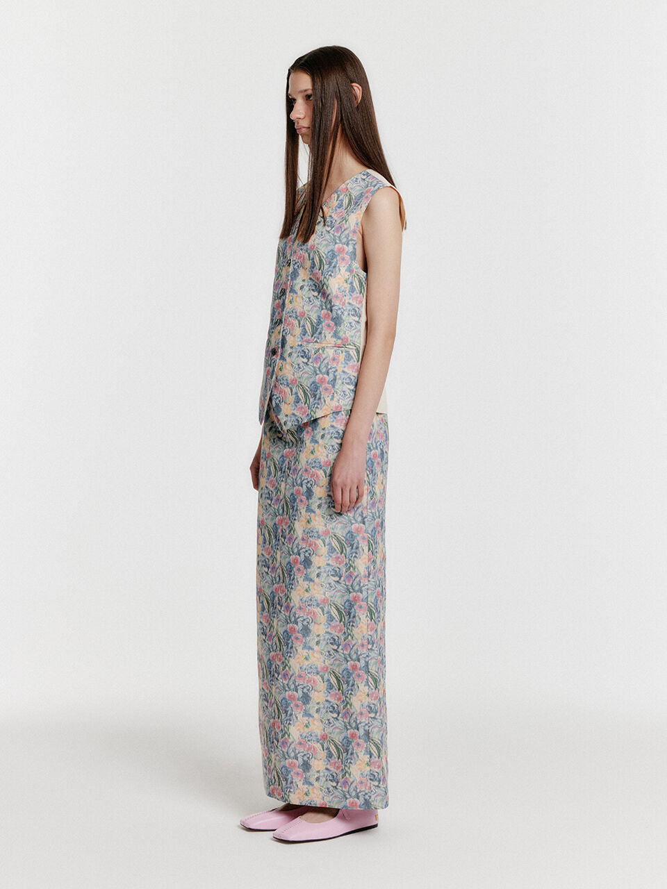 EENK YIVA Floral Buttoned Vest - Cream/Blue Multi