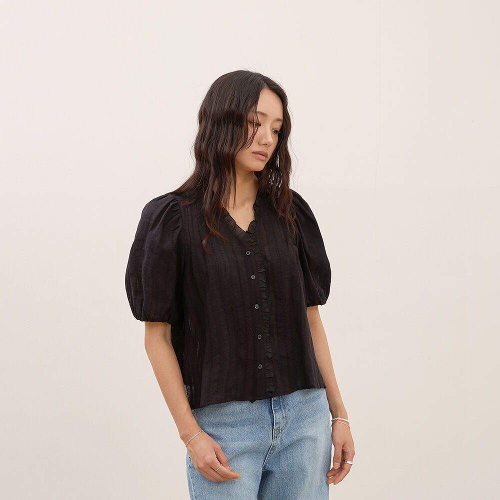 KELLY DONAHUE Frill jacquard V blouse