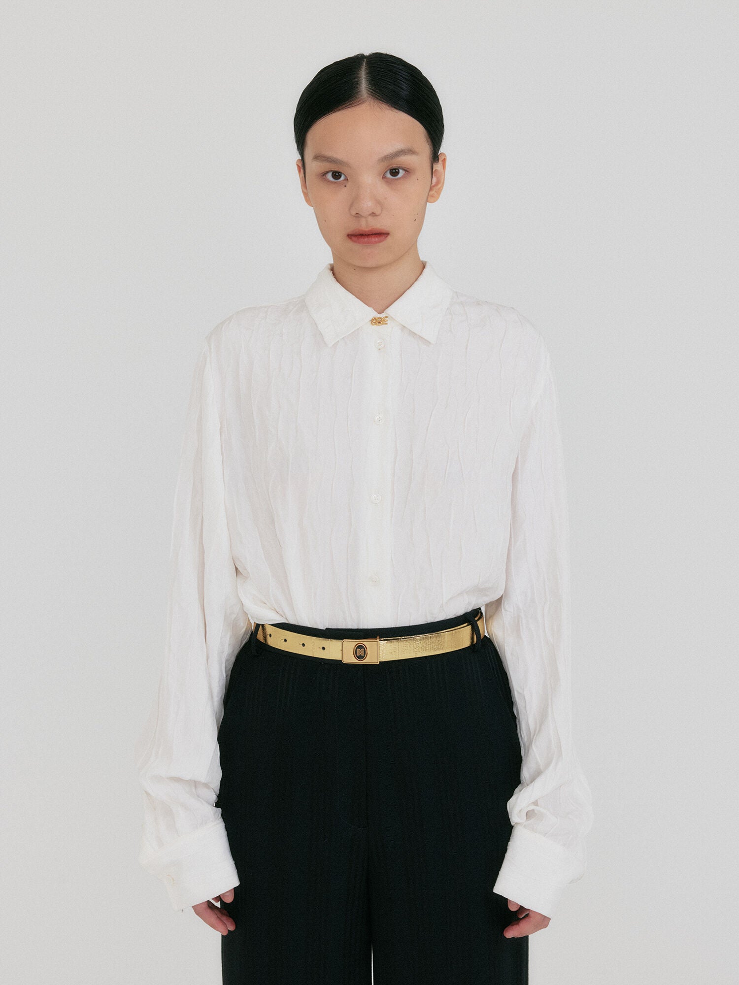 EENK ZIRYNA Classic Shirt with Brooch - White