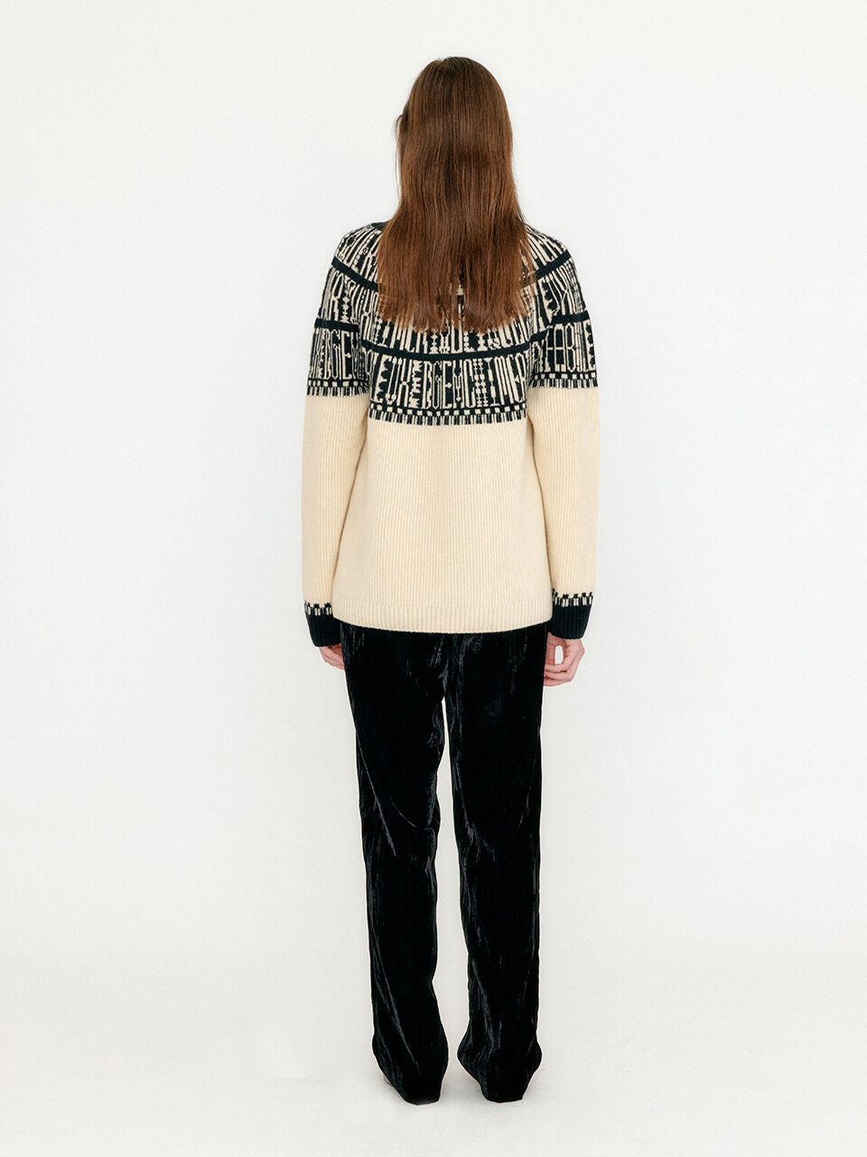EENK EENK VIBBLE Paneled Lettering Jacquard Pullover - Beige/Black