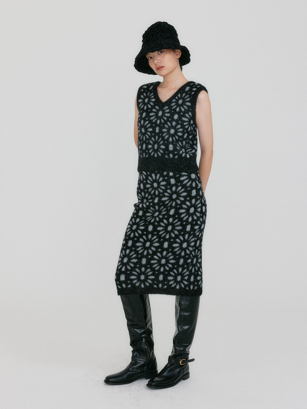 EENK ZITIN Flower Jacquard Knitted Skirt - Black